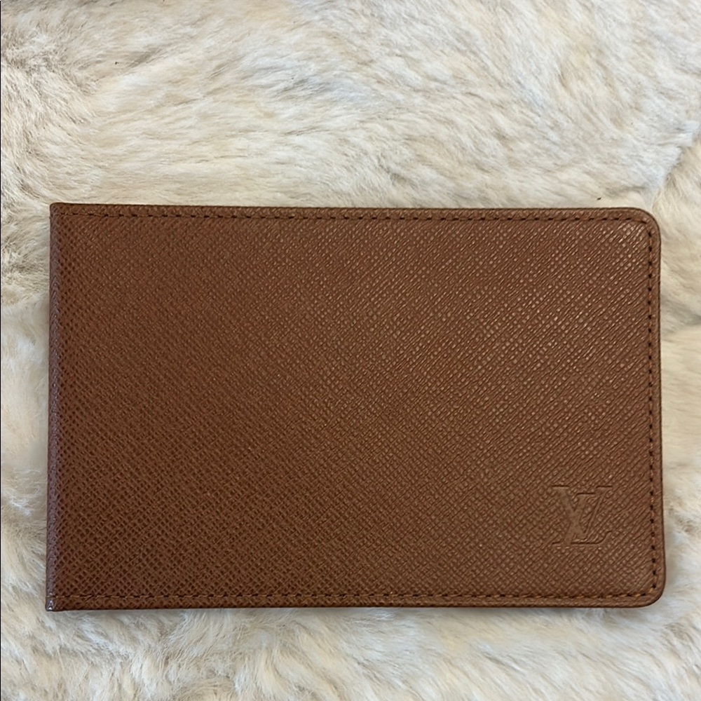 Louis Vuitton Taiga leather bifold I.D. Wallet in chestnut brown unisex